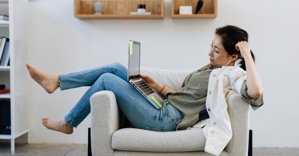 Why the Brain Chooses Familiar Comfort Over Better Choices